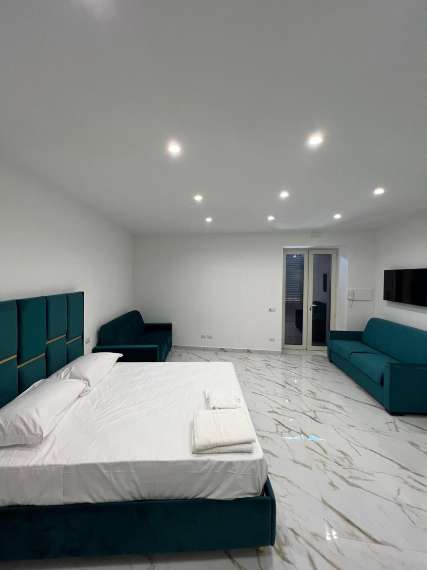Airport Capodichino Home By Pagnotta เนเปิลส์ ภายนอก รูปภาพ